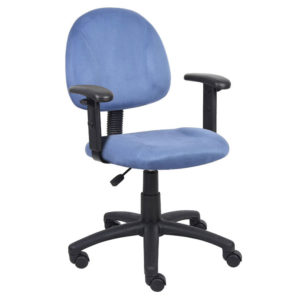 Silla de postura de lujo de microfibra Boss Blue con brazos ajustables.